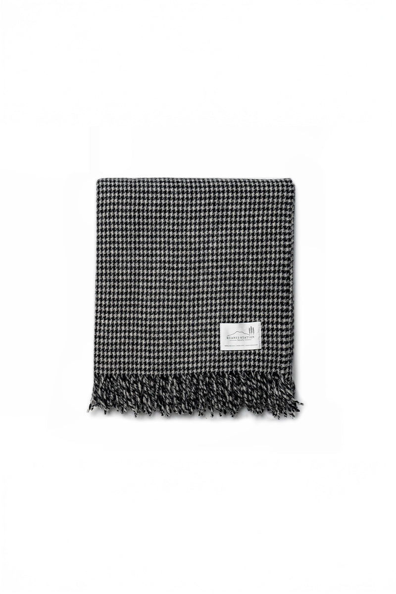 Carpenters Coal Throw